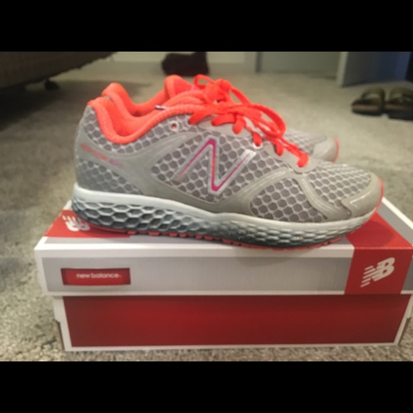 New Balance Running - Picture 1 of 3